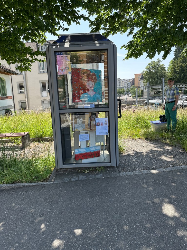 Fully assembled exhibition inside the St. Gallen phone booth
